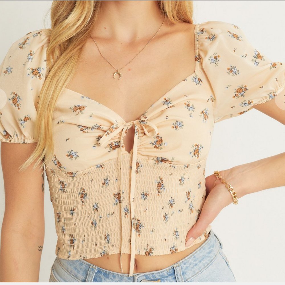 Woven print short sleeve crop top for women